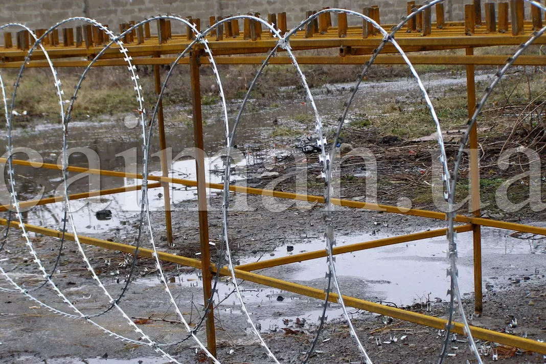 Фото плоского загородження Єгоза-Алігатор 750