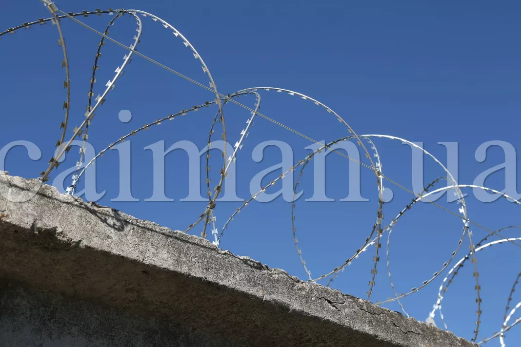 Photo of the Concertina 600/3 razor wire barrier