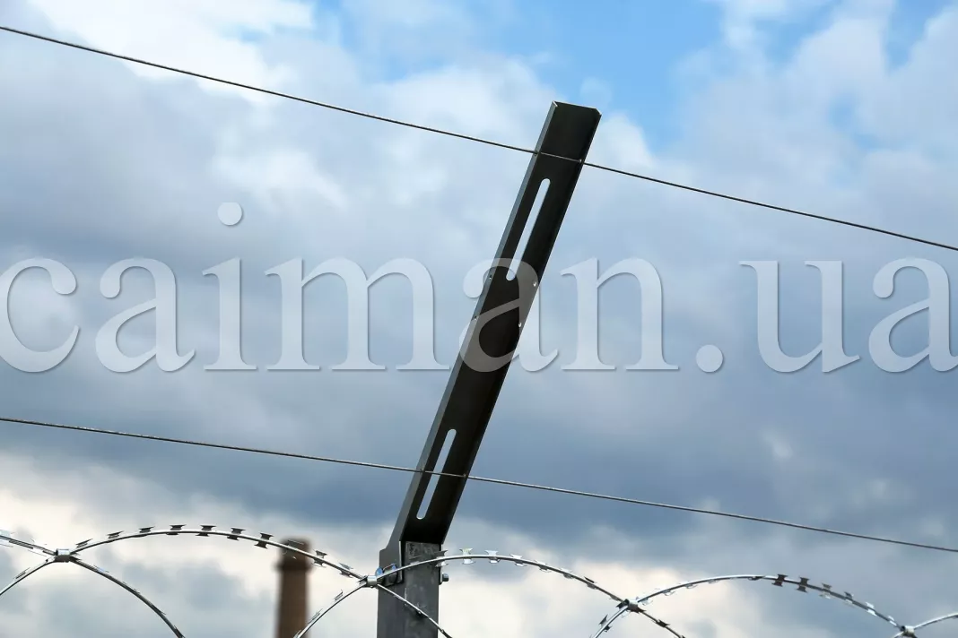 Низьковуглецевий натяжний дріт на кронштейнах